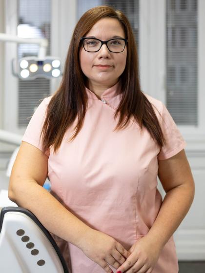 Dr. Pusztai Anna - Fogorvos
